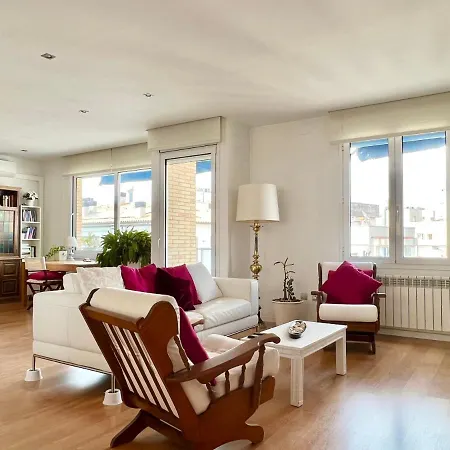 Moderno Y Amplio Apartamento En El Centro De *